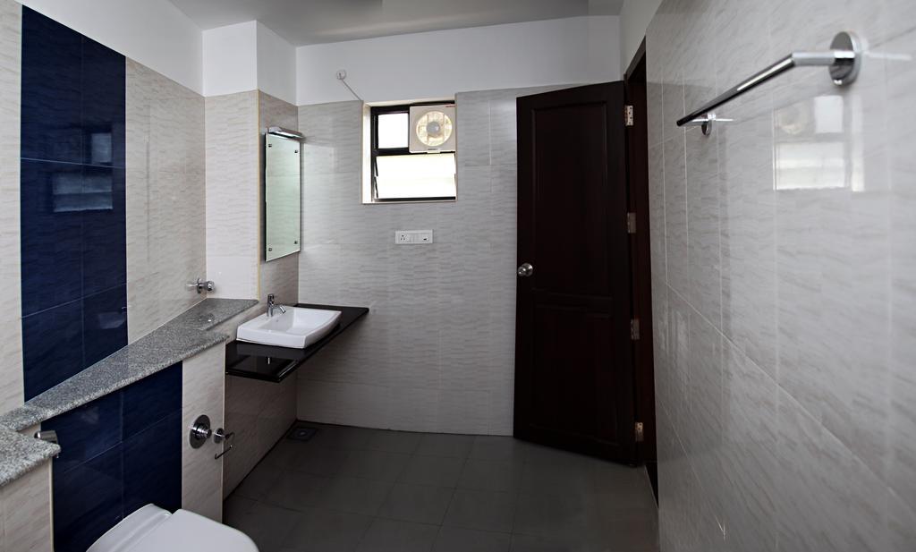 Century Grand Hotel Mananthavady Cameră foto