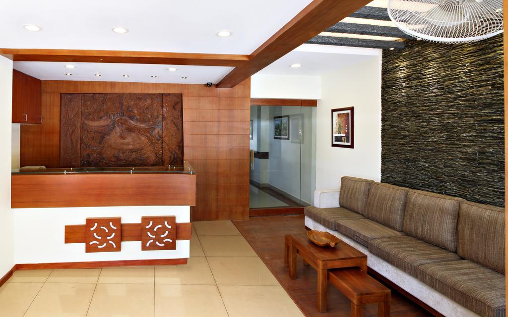 Century Grand Hotel Mananthavady Exterior foto
