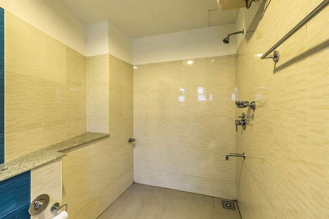 Century Grand Hotel Mananthavady Exterior foto